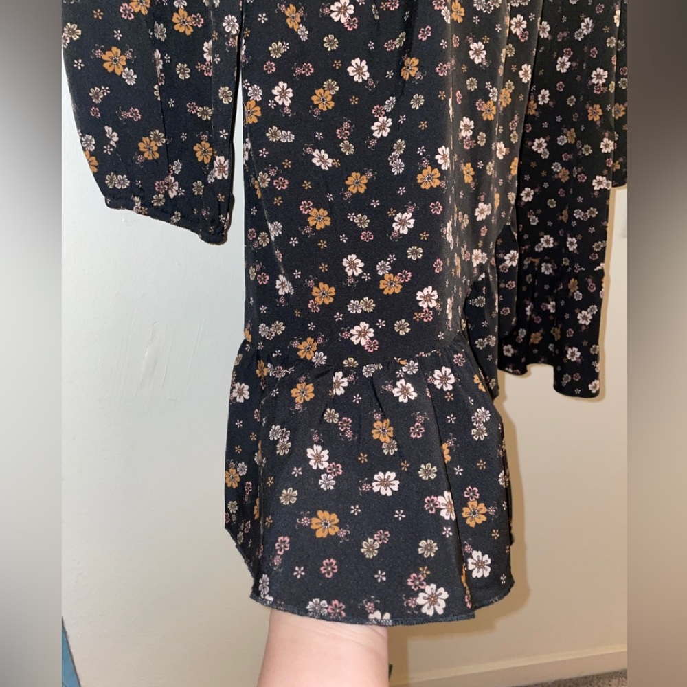 Abound flower dress - Picture 5 of 6